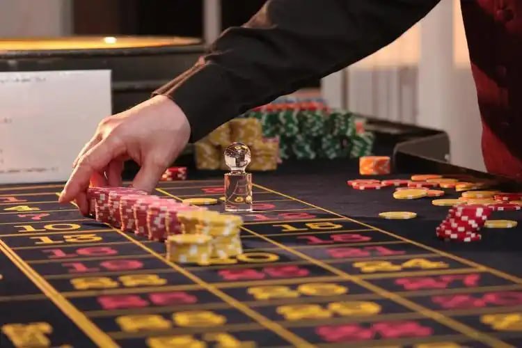 JILI live-dealer studio showing Blackjack table with professional lighting and multiple camera feeds